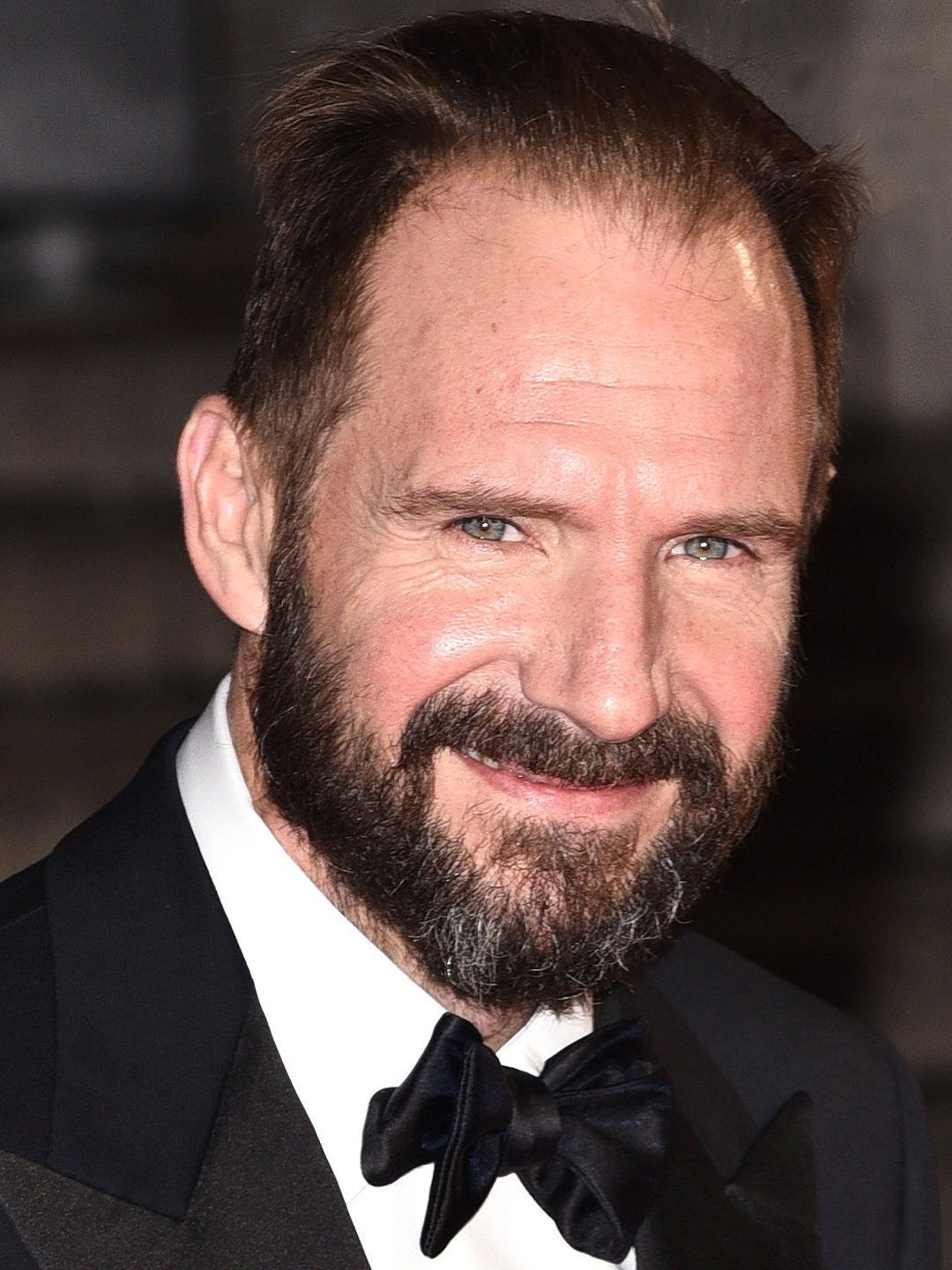 How tall is Ralph Fiennes?
